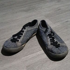 Keen Arcata Lace Up Sneaker Casual Comfort Gray Low Top 1004618 Women Sz 7
